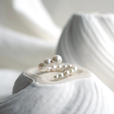 Graduated Pearl Twist Hoop Ring - Akoya Pearl