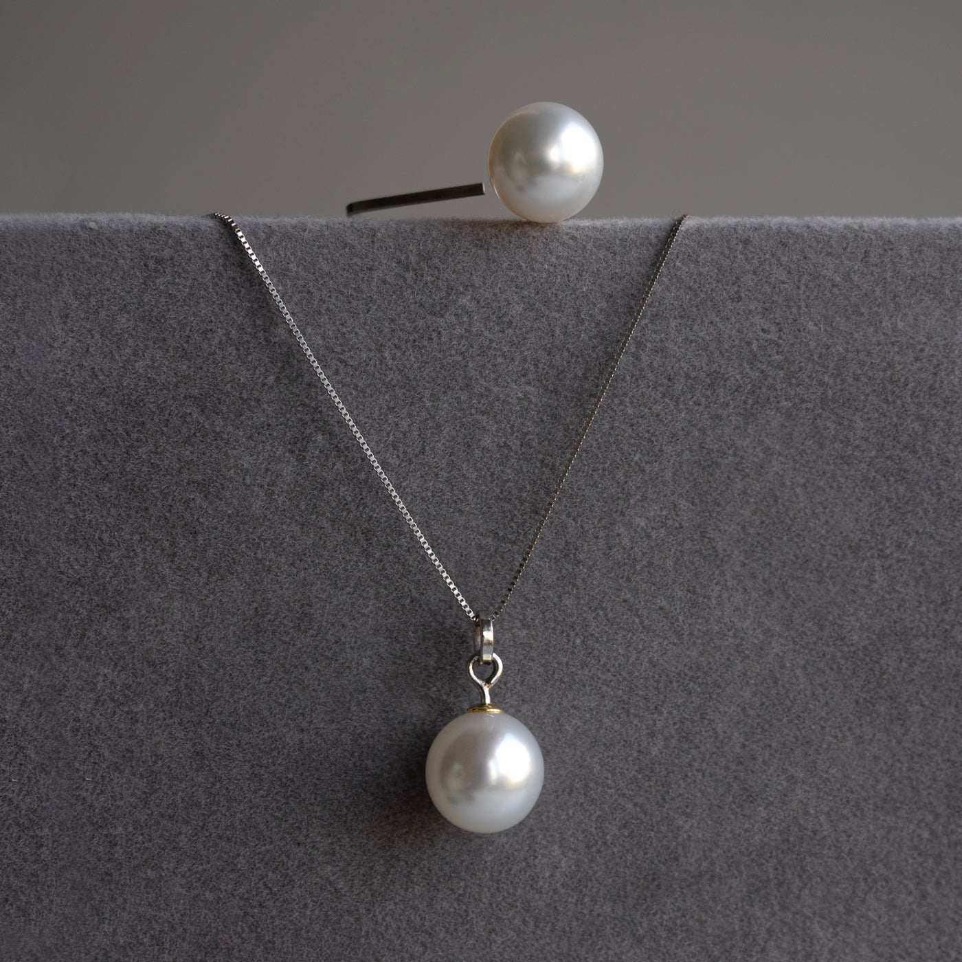 Image 白 パール 真珠 カスタムジュエリー ネジ式 ミニマル シンプル ペア 