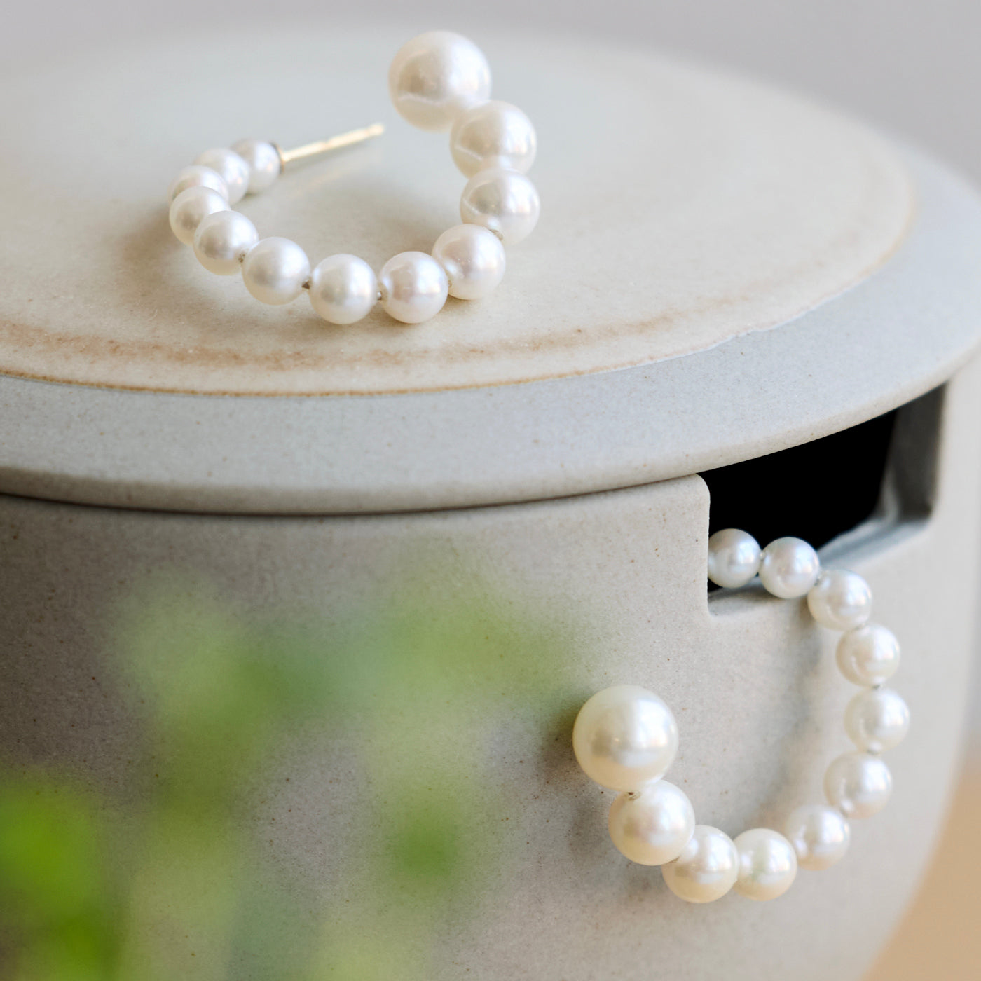 Graduated Pearl Twist Hoop Earrings - Akoya Pearl