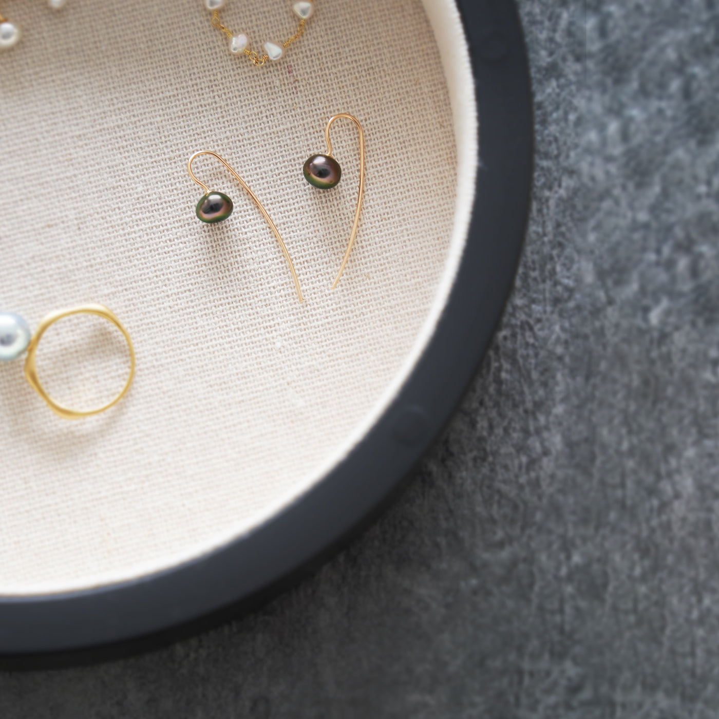 Trickle Hook Pierced Earrings - Tahitian Keshi