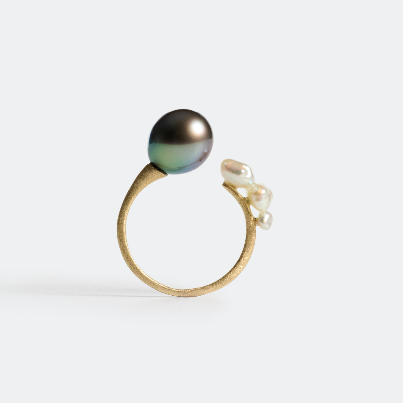 Flowing Open Ring ＜ Luxe ＞ - Tahitian Pearl & Akoya Keshi