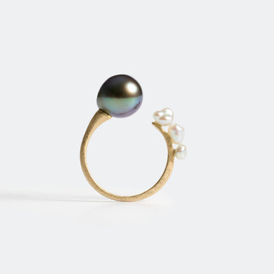 Flowing Open Ring ＜ Luxe ＞ - Tahitian Pearl & Akoya Keshi