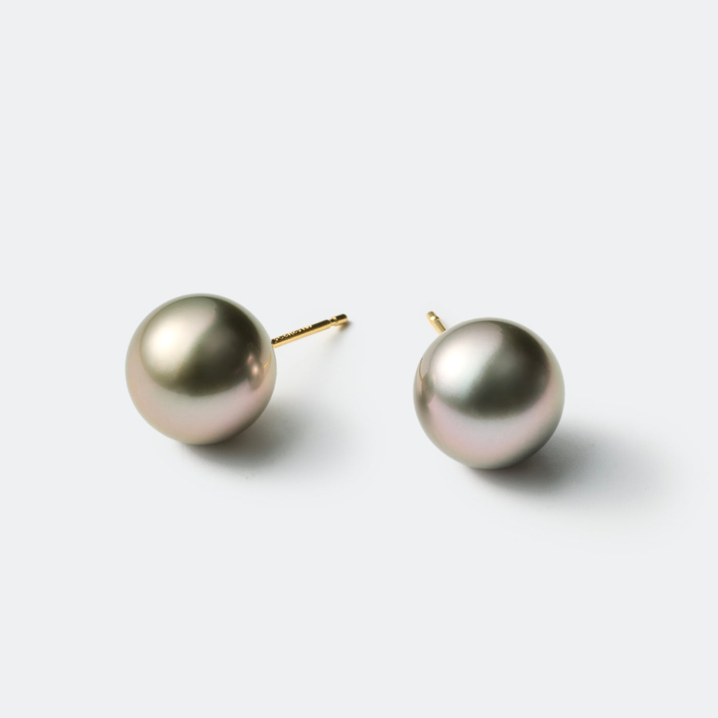 黒 タヒチ パール 真珠 ピアス ミニマル シンプル

