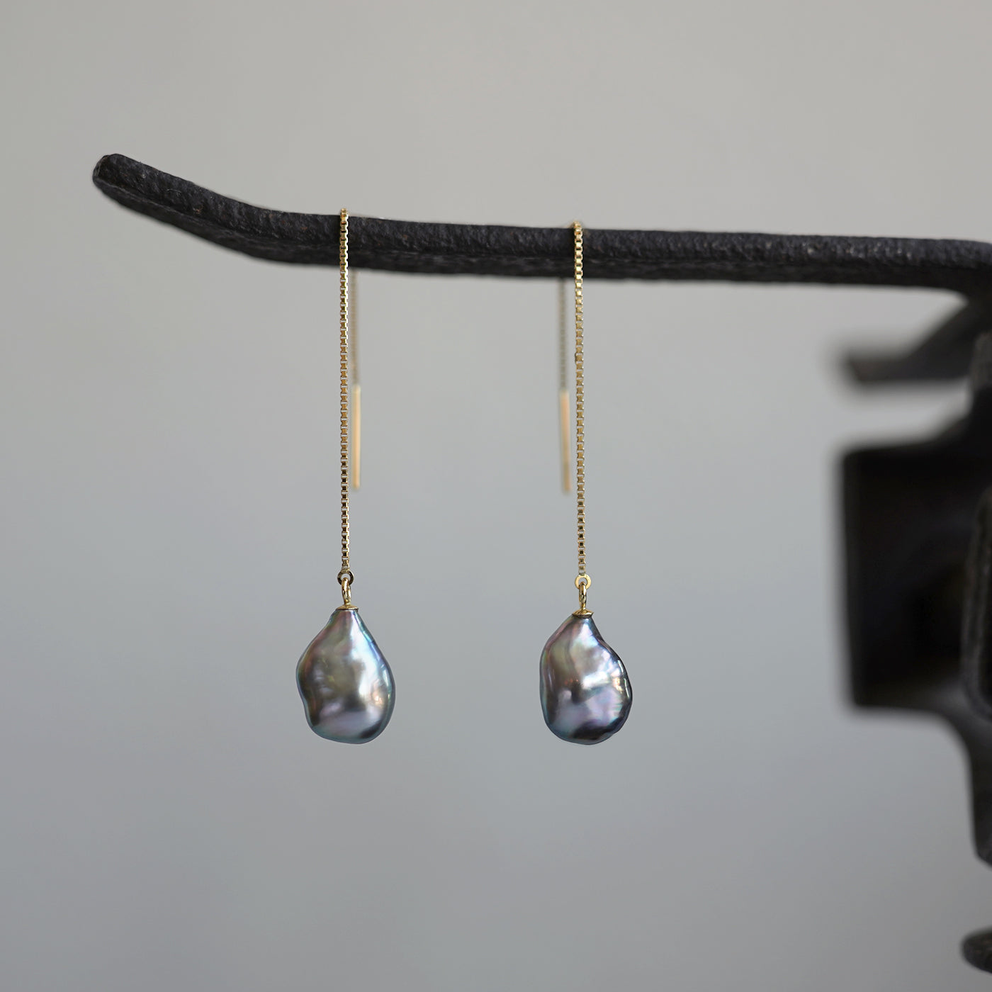 Pearl Chain Earrings - 黒蝶ケシパール