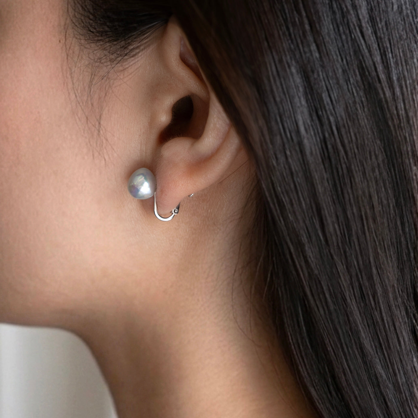 【ESSENTIALS】8.0-9.0mm Gray Akoya Clip-On Earrings D
