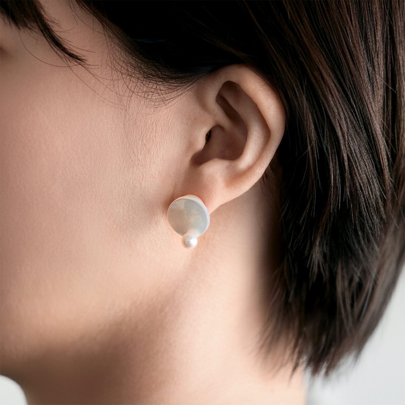 Pendulum Pierced Earrings - White MOP & Akoya Pearl B
