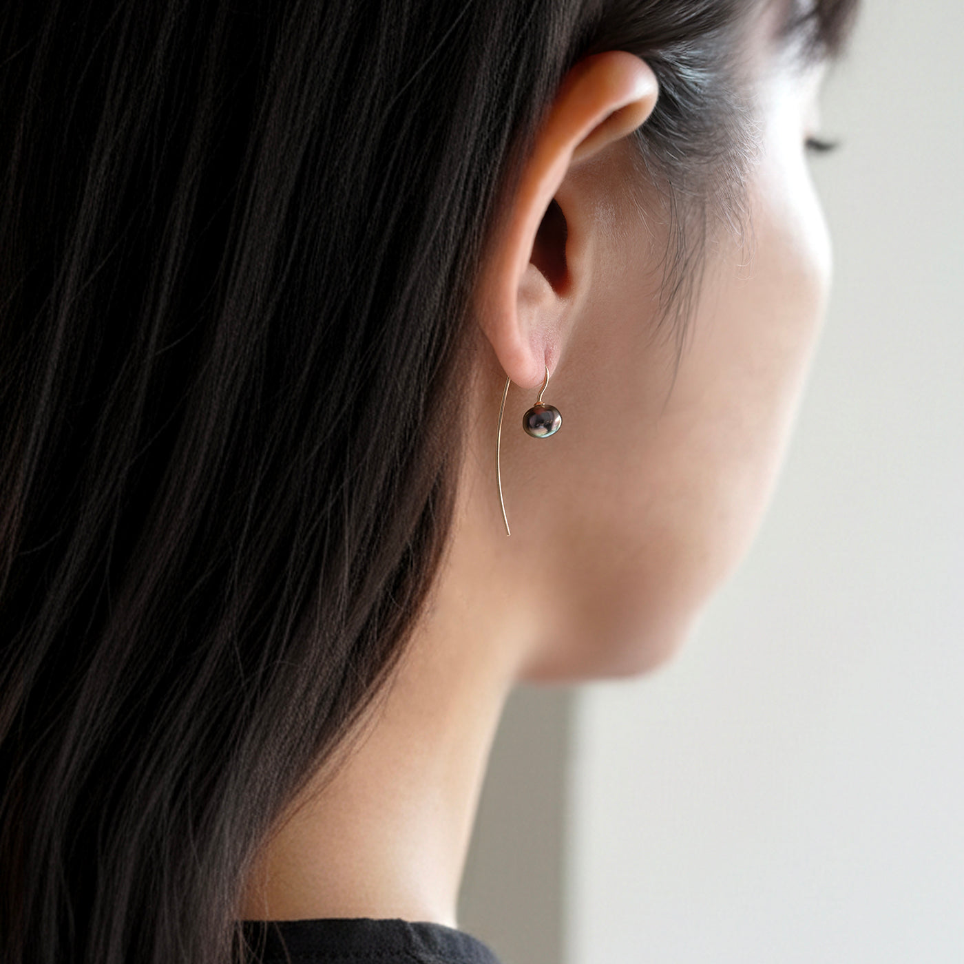 Trickle Hook Pierced Earrings - Tahitian Keshi