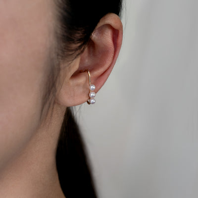 Model_Front_Ellipsis EarCuff アコヤ パール 真珠 イヤーカフ ミニマル シンプル 着用