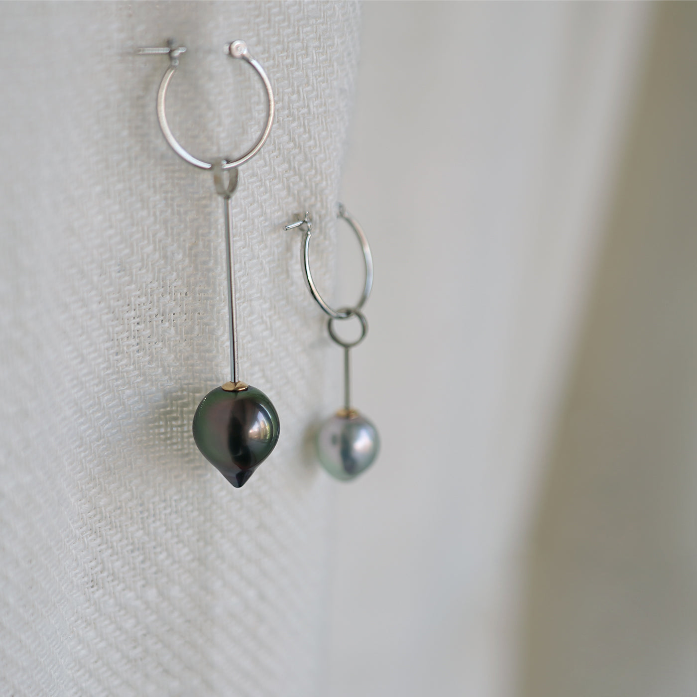 【BASE PARTS】Pt900 Long Stick Charm Hoop Pierced Earring