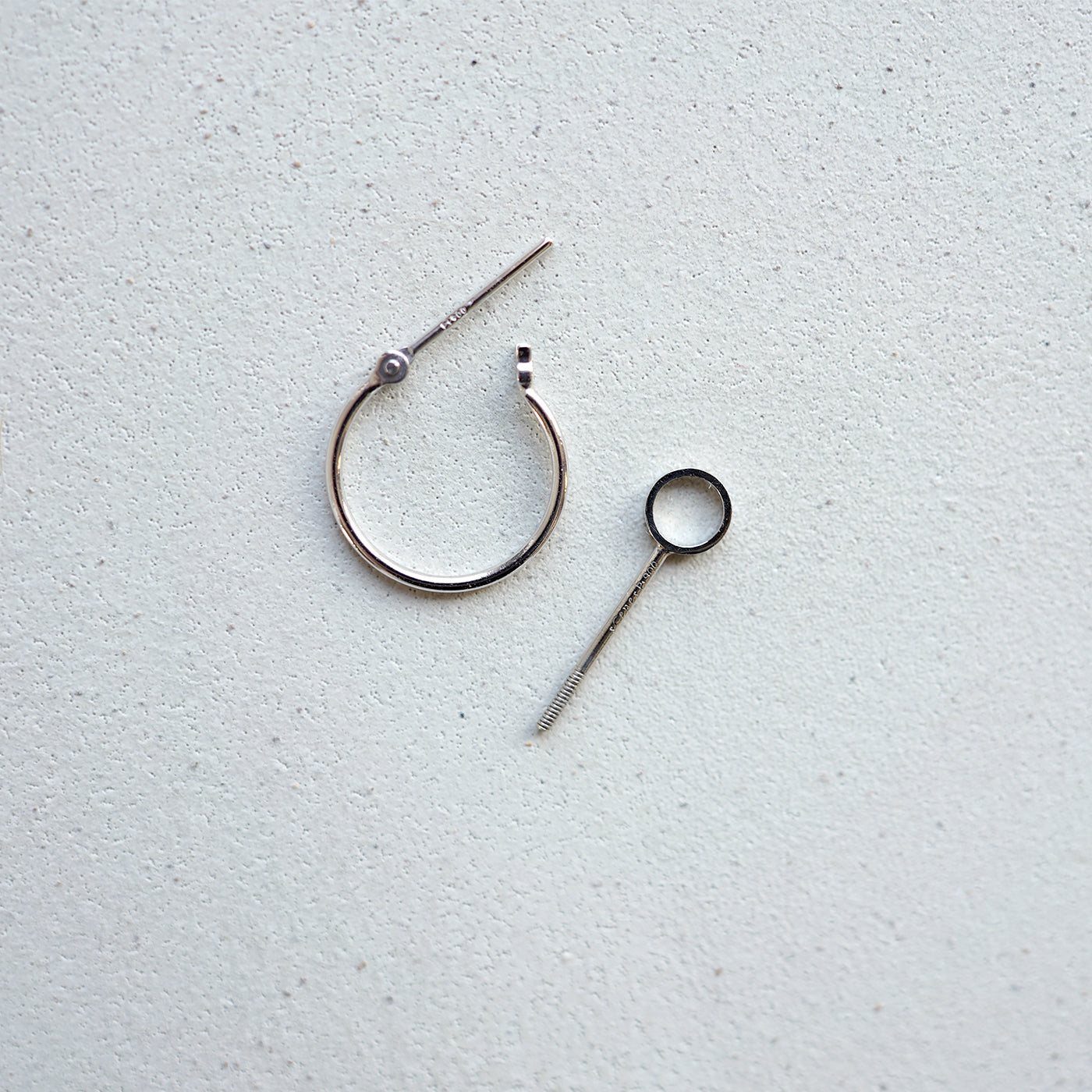 【BASE PARTS】Pt900 Short Stick Charm Hoop Pierced Earring