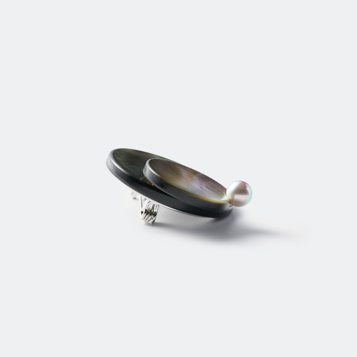 Pendulum Brooch - Black MOP & Gray Akoya Pearl A