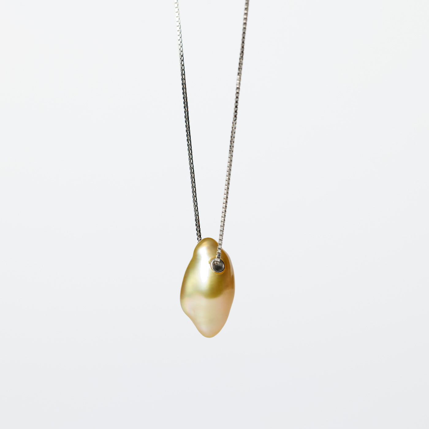 Pearl Tunnel Necklace - Golden South Sea Keshi