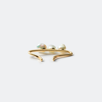 Side-W-B_251120_Earcuff_03_1x1_c7435c81-06f1-424a-89d3-905753957d4e - sCenes