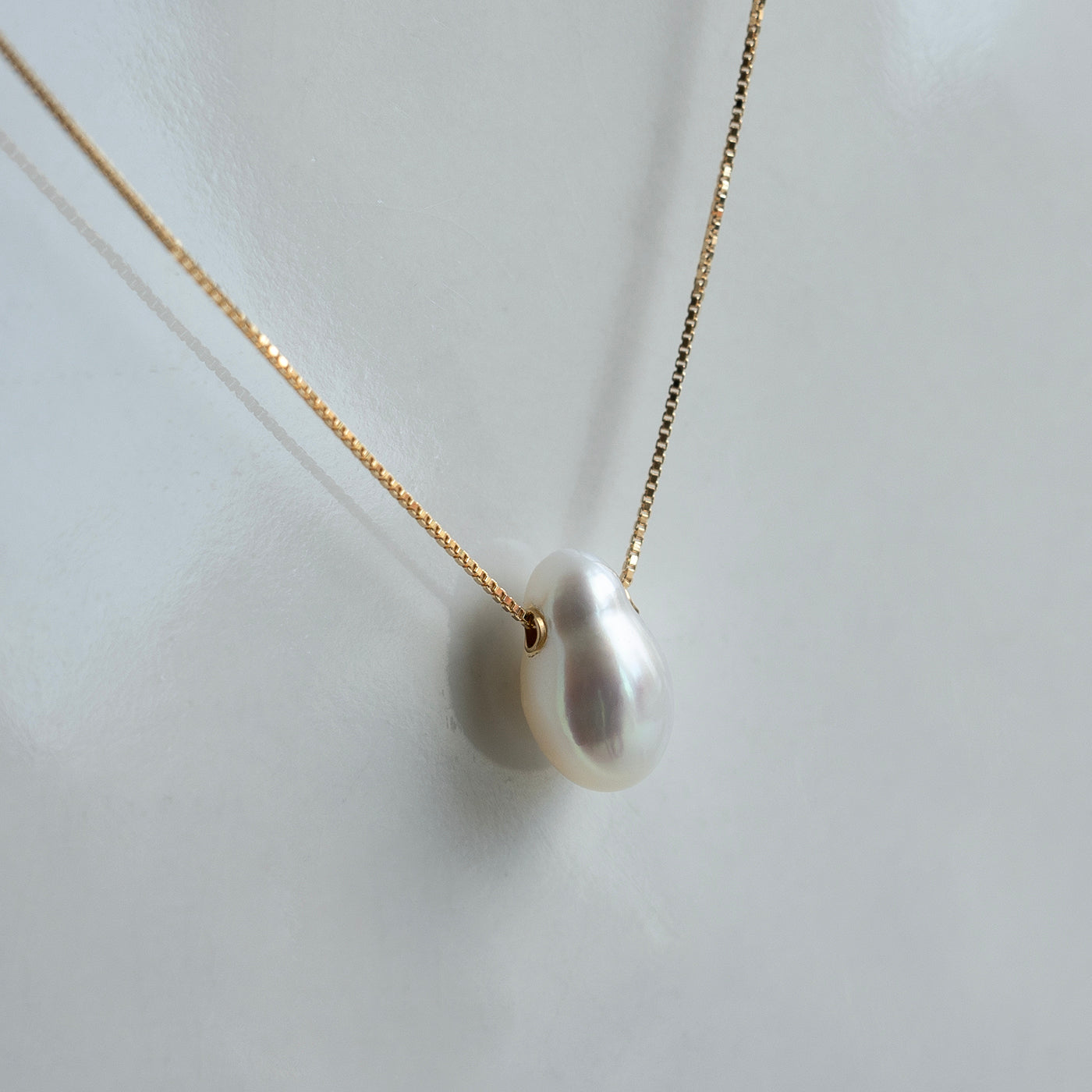 Pearl Tunnel Necklace - 白蝶ケシパール