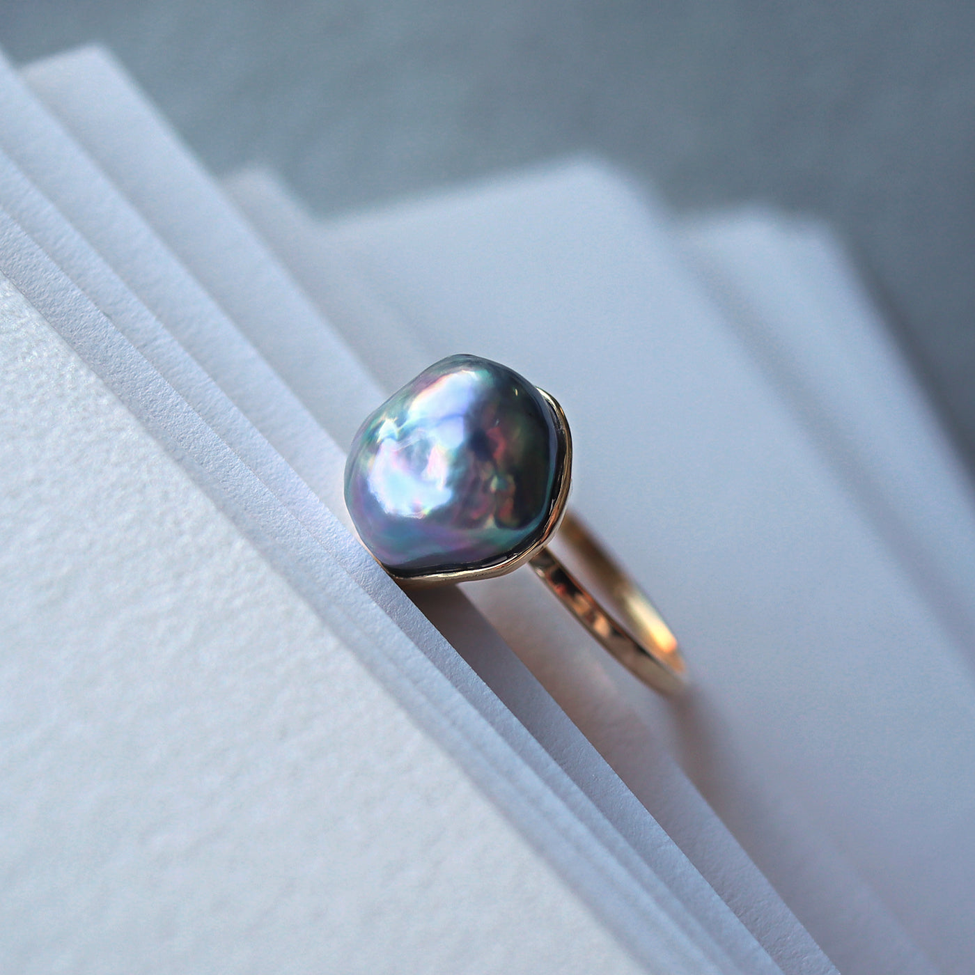 Pearl Envelope Ring - 海蛍
