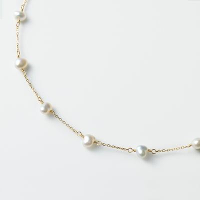 yokonaga-W_UP_250714_PearlStationNecklace-AkoyaKeshi_03_1x1_1801dc79-7083-4ac9-bbb8-1ac0e4548529 - sCenes