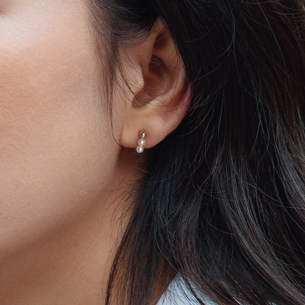 Atypical Cup Earrings - Baby Akoya