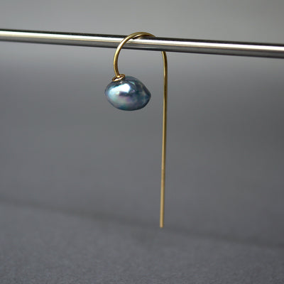 EarringAndPearl_Blue-Akoya_IMG_3525 - sCenes