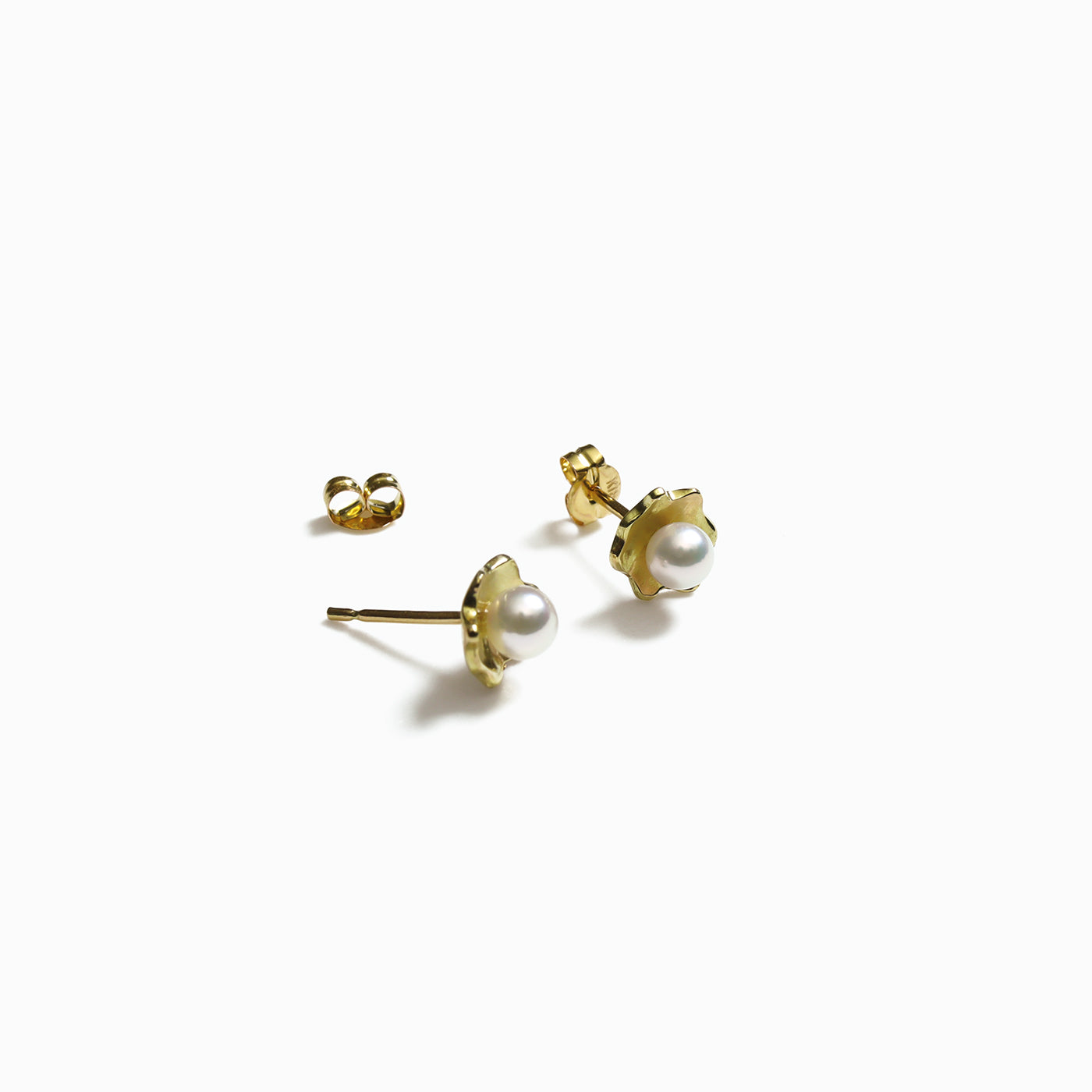 Akoya Sealing Flower Earrings