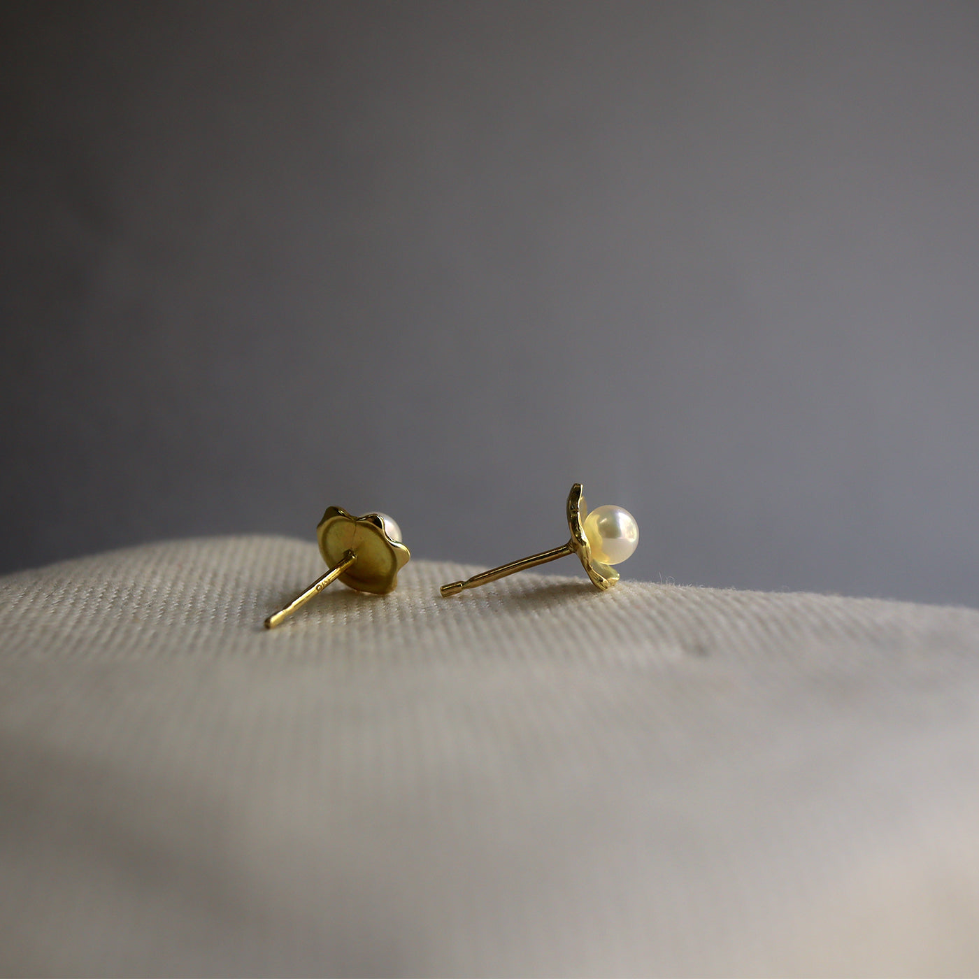 【OUTLET】Sealing Flower Studs - ベビーアコヤ