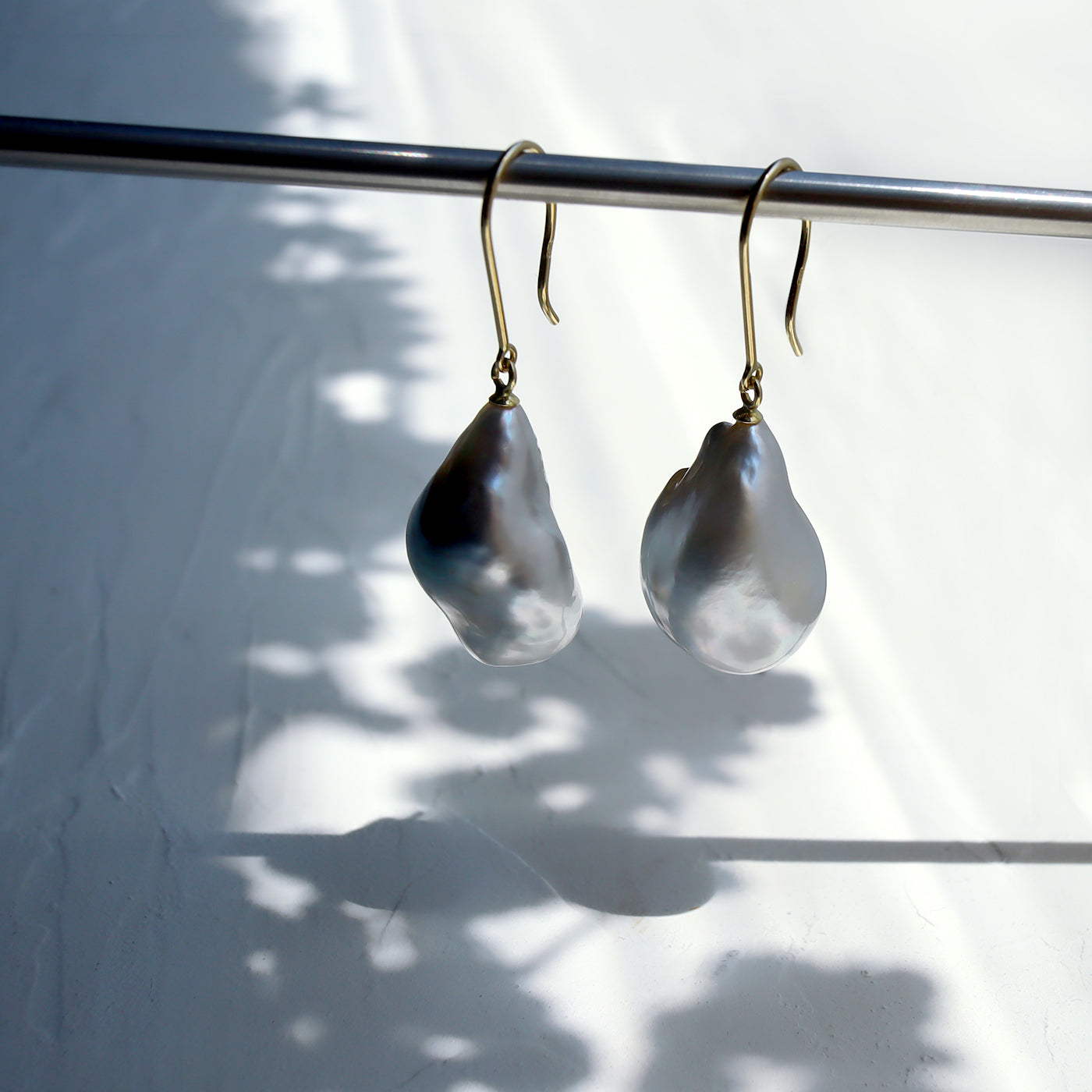 Pearl Hanging Earrings - 12mm 黒蝶ケシパール