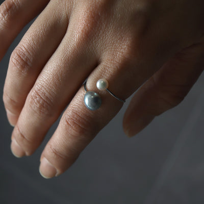 OpenRing_Front_hand パール 真珠 カスタムジュエリー ネジ式  リング ベースパーツ ミニマル シンプル 着用