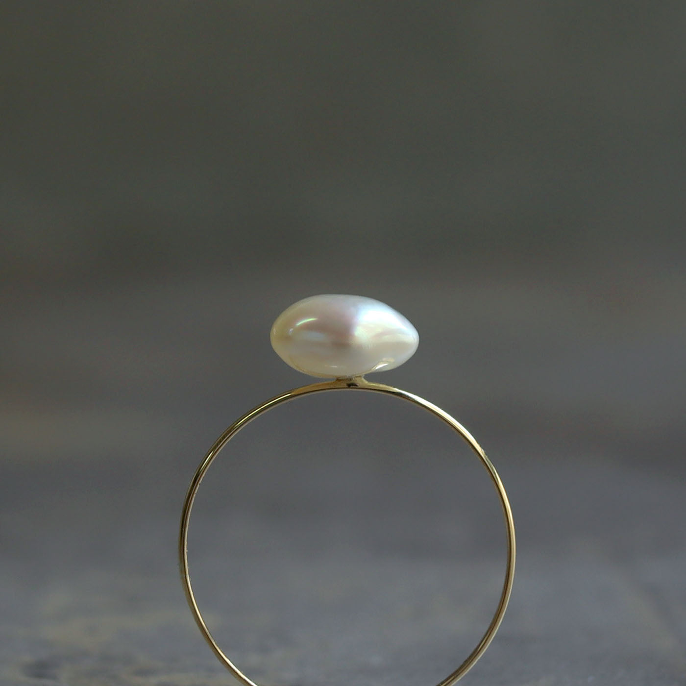 Tiny Half Round Ring - 白蝶ケシ D