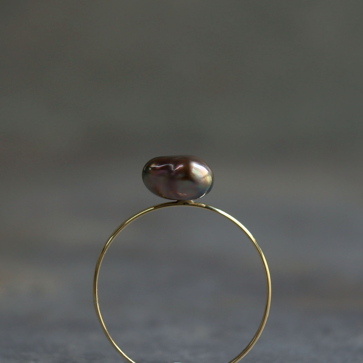 Tiny Half Round Ring - 黒蝶ケシ A